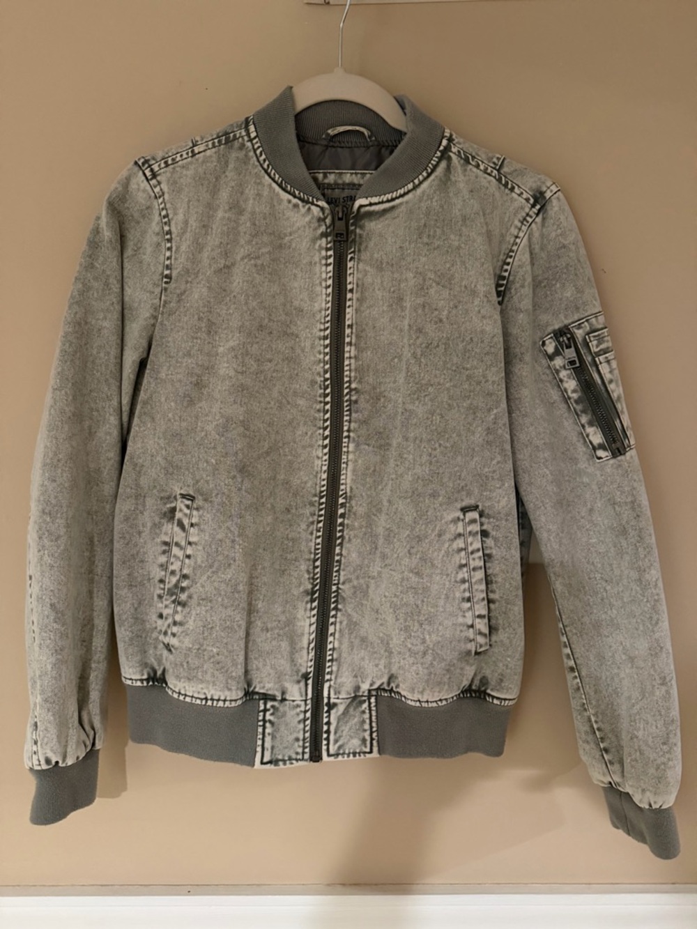 Levi's Bomber Jacket - Picture 1 of 3